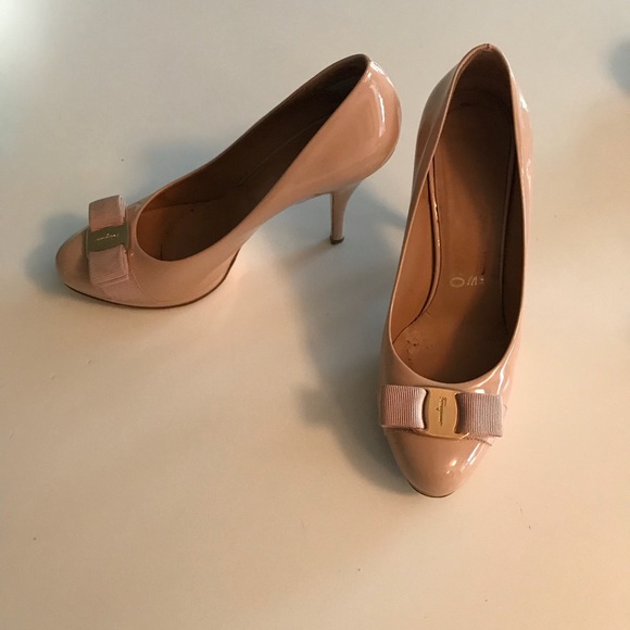ferragamo nude shoes